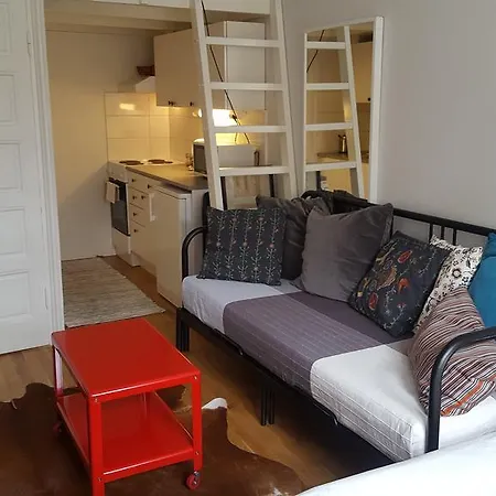 Kalevankatu Studio Apartment *